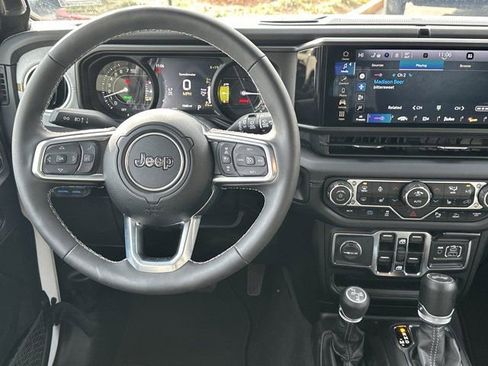 Certified 2025 Jeep Wrangler Unlimited Sahara w/ Safety Group image 24