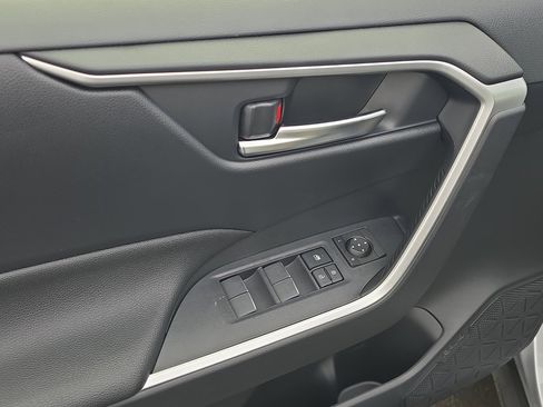 New 2025 Toyota RAV4 XLE image 12