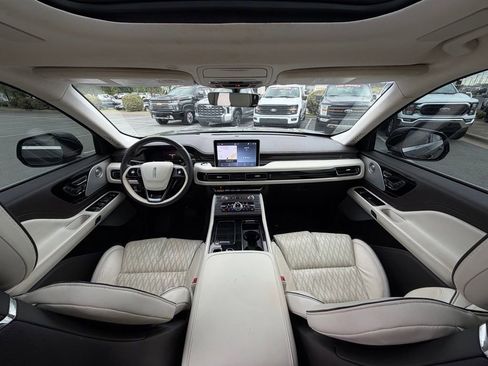 Used 2023 Lincoln Aviator Black Label w/ Dynamic Handling Package AWD/4WD image 27