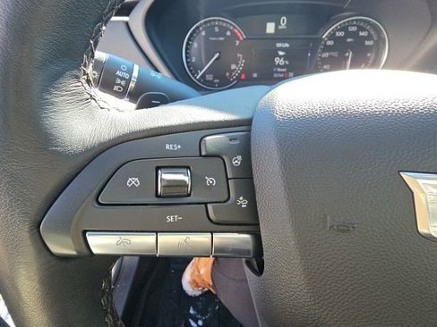 Used 2023 Cadillac XT4 Premium Luxury image 17