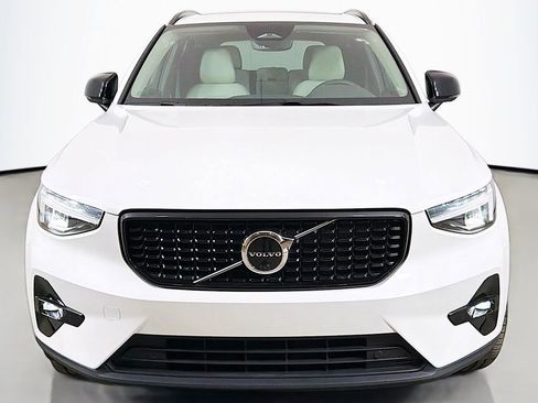 Used 2023 Volvo XC40 B5 Plus w/ Driver Assist Package image 11