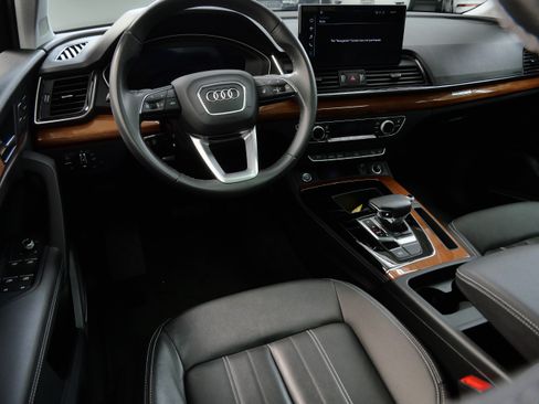 Used 2023 Audi Q5 2.0T Premium Plus w/ Premium Plus Package AWD/4WD image 2
