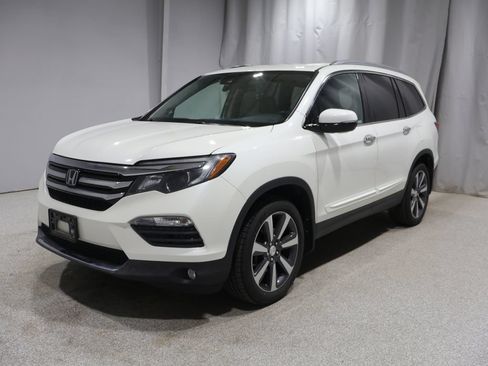 Used 2017 Honda Pilot Touring image 5