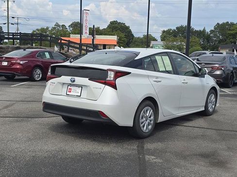 Used 2021 Toyota Prius LE image 5