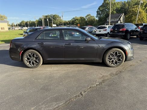 Used 2016 Chrysler 300 S image 6