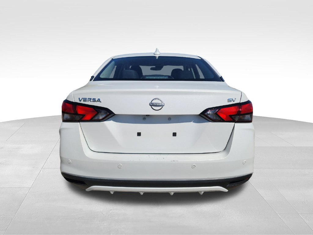 Used 2024 Nissan Versa SV FWD image 7