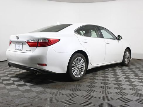 Used 2014 Lexus ES 350 w/ Luxury Package FWD image 7