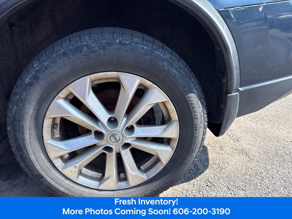 Used 2016 Nissan Rogue SV AWD/4WD image 9