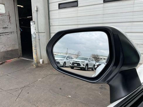 Used 2025 Toyota Corolla LE image 18