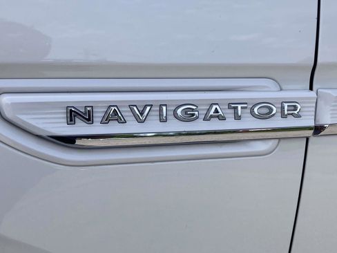 Certified 2024 Lincoln Navigator L Reserve AWD/4WD image 13