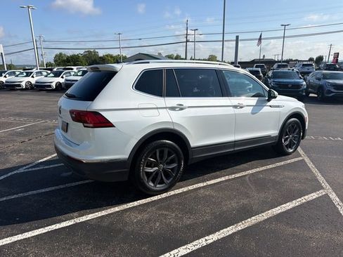 Certified 2023 Volkswagen Tiguan SE w/ Panoramic Sunroof Package FWD image 4