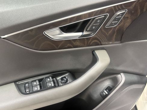 Used 2019 Audi Q8 Premium AWD/4WD image 27