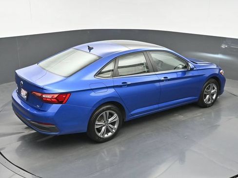 Used 2024 Volkswagen Jetta SE w/ Panoramic Sunroof Package FWD image 32