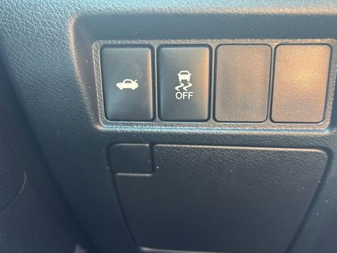 Used 2015 Toyota Avalon XLE FWD image 24