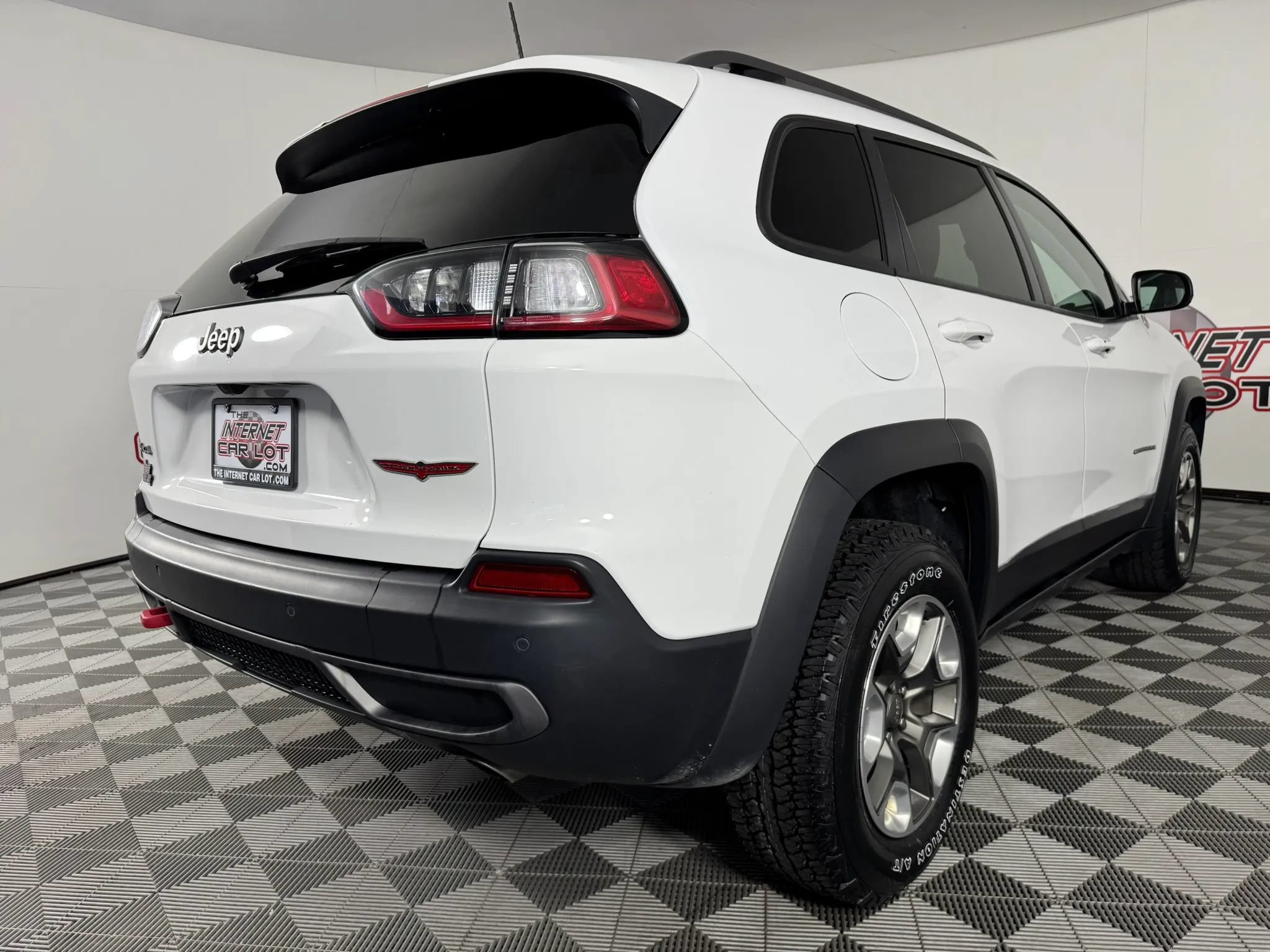 Used 2019 Jeep Cherokee Trailhawk w/ Cold Weather Group AWD/4WD image 27