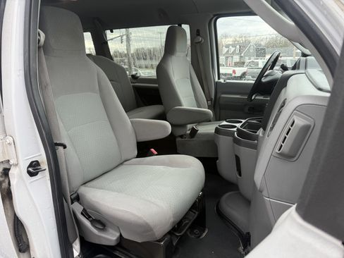 Used 2011 Ford E-350 and Econoline 350 XLT image 14