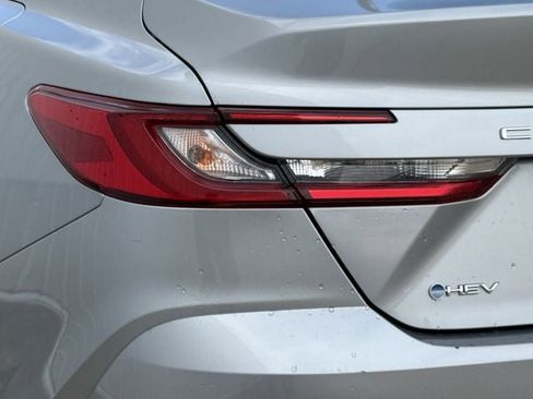 Used 2025 Toyota Camry LE image 6