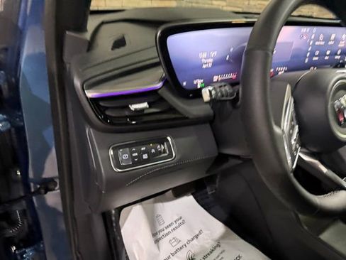 Used 2025 Buick Enclave Preferred AWD/4WD image 12