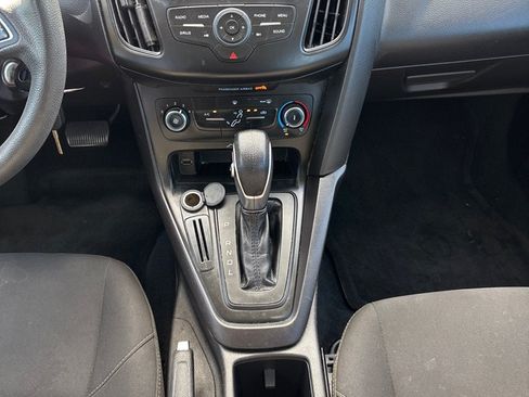 Used 2017 Ford Focus SE FWD image 15