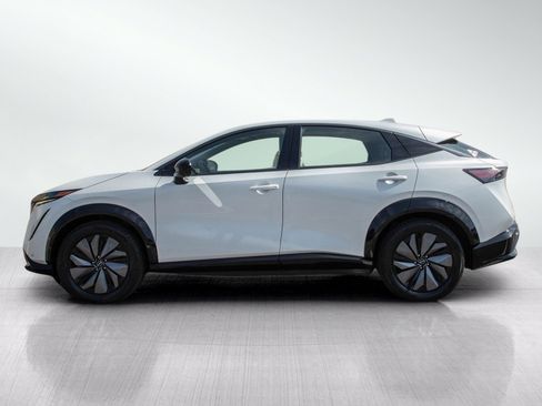 Used 2024 Nissan Ariya AWD image 2
