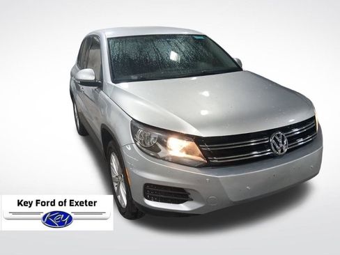 Used 2017 Volkswagen Tiguan Limited w/ Alloy Wheels Package AWD/4WD image 2