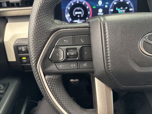 Used 2024 Toyota Tacoma TRD Sport AWD/4WD image 19