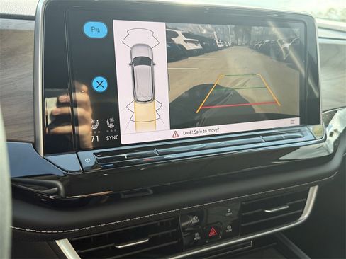 New 2026 Volkswagen Atlas SE image 18