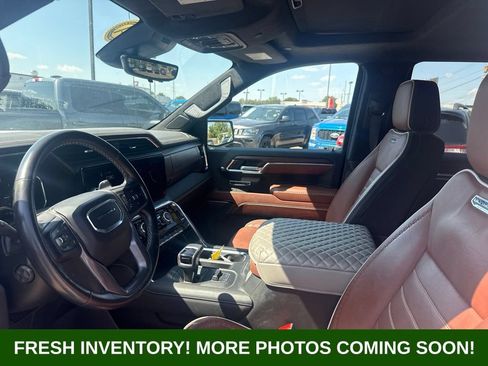 Used 2023 GMC Sierra 1500 Denali Ultimate AWD/4WD image 8