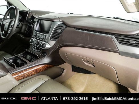 Used 2017 Chevrolet Suburban Premier image 25