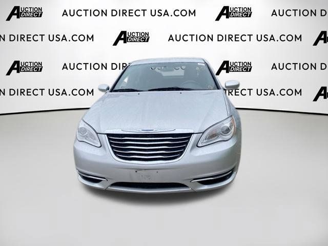 Used 2012 Chrysler 200 Touring FWD image 2