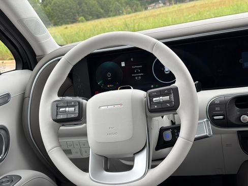New 2026 Hyundai Palisade SEL Premium w/ Tow & Go Package FWD image 24