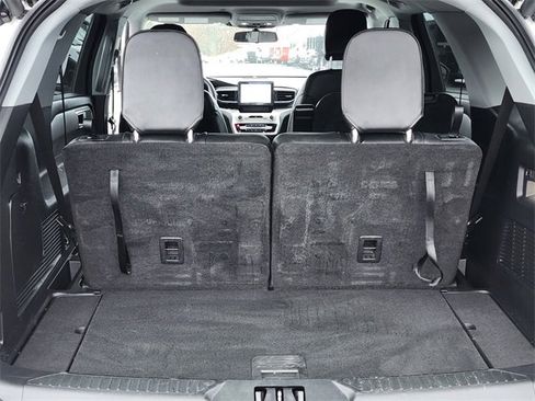 Certified 2022 Ford Explorer XLT w/ Equipment Group 202A image 33
