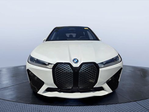 Used 2024 BMW iX xDrive50 w/ Sport Package AWD/4WD image 2