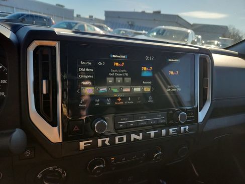 Certified 2025 Nissan Frontier SV image 18