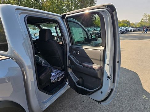New 2025 Nissan Frontier PRO-4X w/ Interior Protection Package image 23