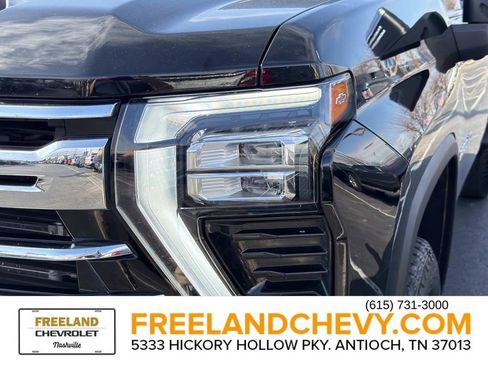 Used 2025 Chevrolet Silverado 2500 LTZ w/ LTZ Plus Package image 10