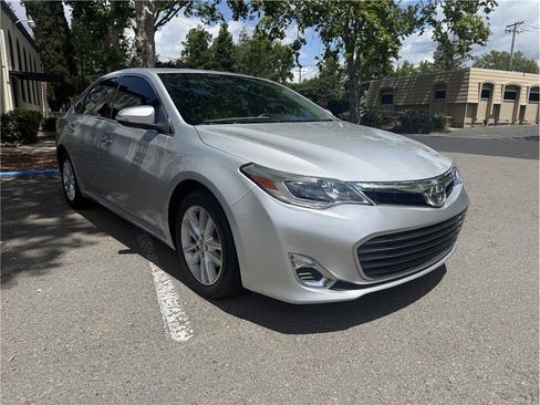 Used 2014 Toyota Avalon XLE Premium w/ Preferred Accessory Package FWD image 1