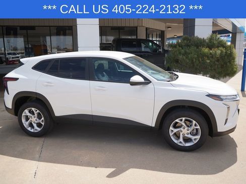 New 2026 Chevrolet Trax LS w/ LS Convenience Package image 8