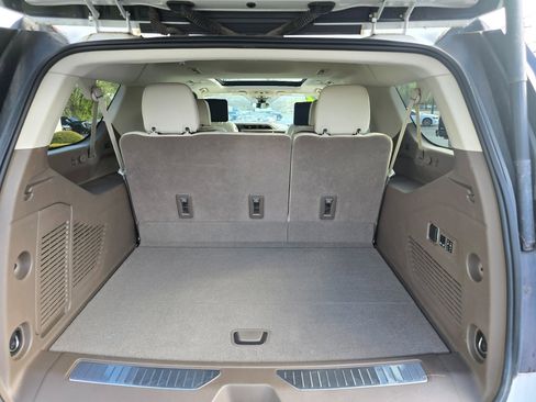 Used 2022 GMC Yukon XL Denali w/ Denali Ultimate Package AWD/4WD image 5