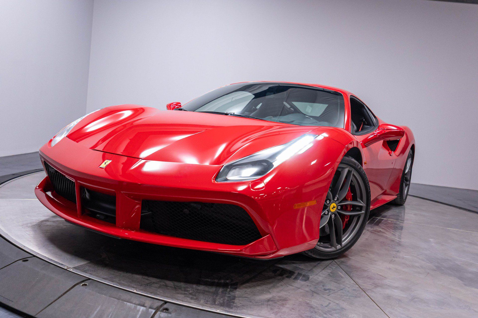 Used 2018 Ferrari 488 GTB RWD image 53
