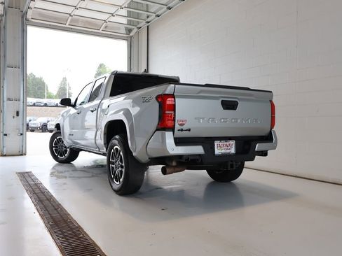 Used 2024 Toyota Tacoma TRD Sport w/ TRD Sport Upgrade Package AWD/4WD image 36