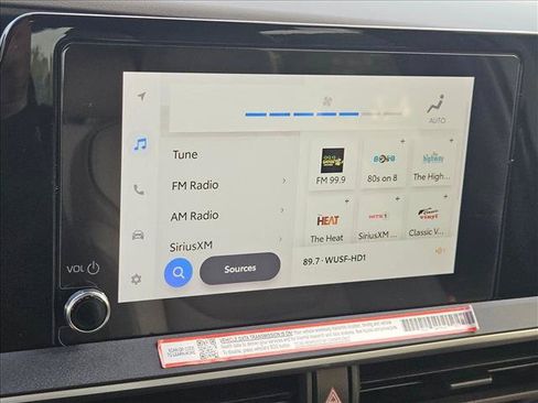 Certified 2025 Toyota Prius XLE FWD image 12