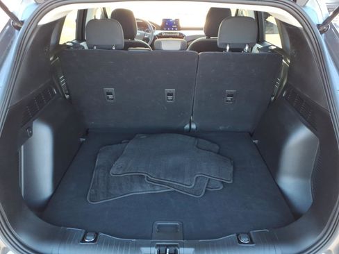 Used 2022 Ford Escape SE w/ SE Sport Appearance Package image 21