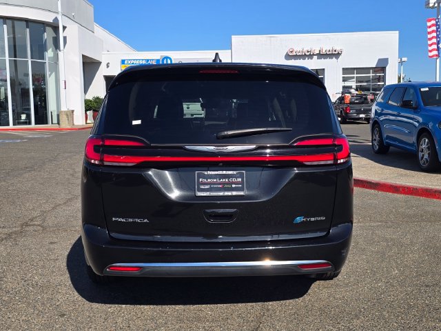 Certified 2022 Chrysler Pacifica Touring-L FWD image 5