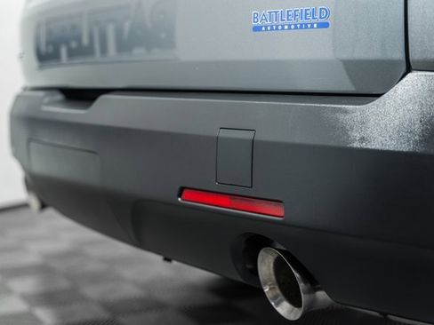 Used 2023 Chevrolet Traverse LS image 7