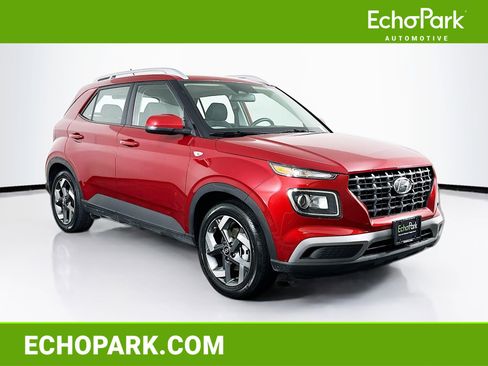 Used 2024 Hyundai Venue SEL image 1