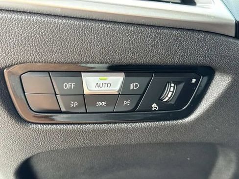 Used 2025 BMW 330i xDrive Sedan AWD/4WD image 34