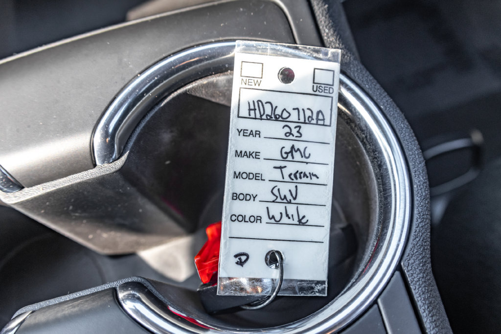 Used 2023 GMC Terrain SLE w/ Driver Convenience Package FWD image 21