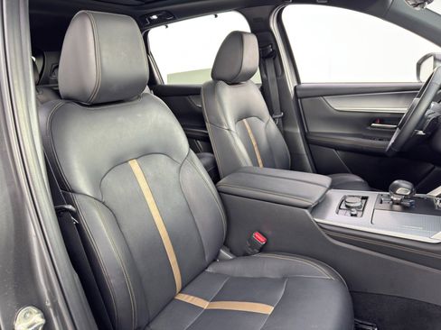 Used 2024 MAZDA CX-90 Plug-In Hybrid w/ Premium Plus image 33