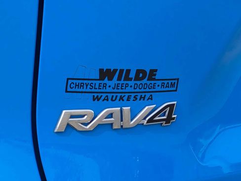 Used 2020 Toyota RAV4 LE w/ All Weather Liner Package AWD/4WD image 10
